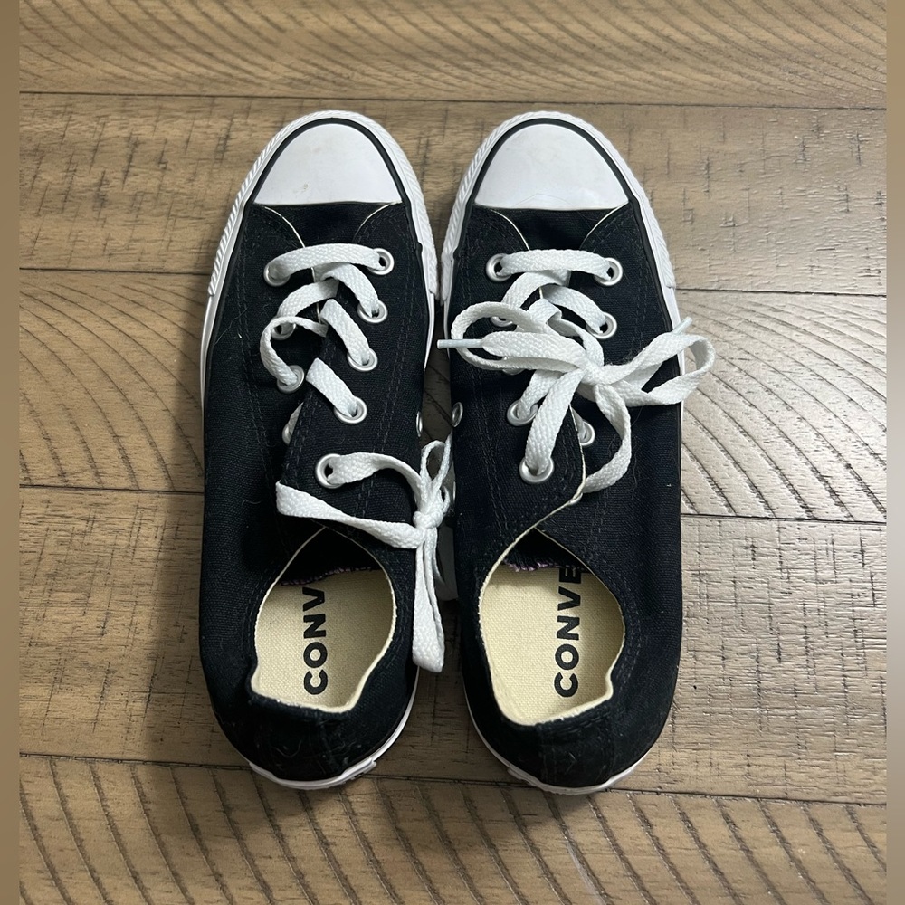 Women’s Low Top Converse